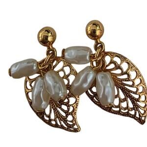 VTG Avon 90's Gold-Tone Filigree Leaves Pearlescent Beads Studs